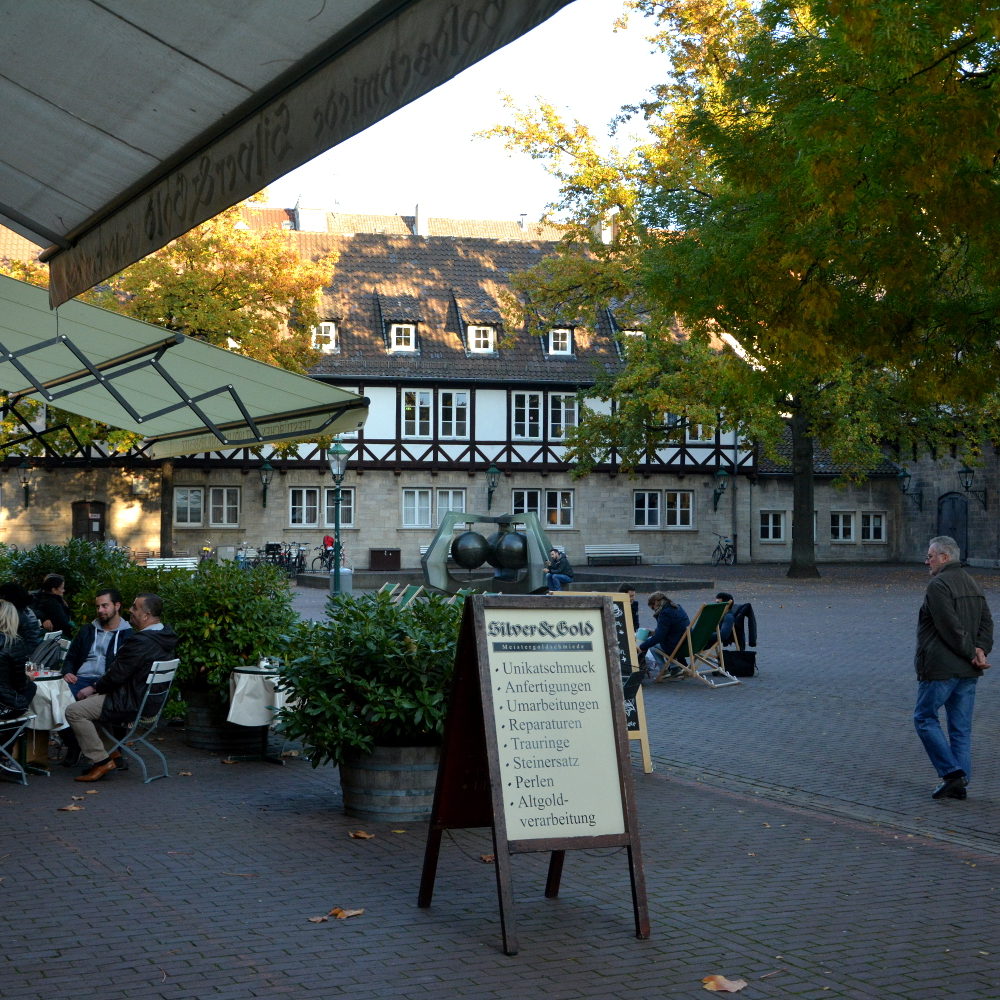 Hannover: Trotz seiner Geschichte ist der Ballhofplatz einer der beliebtesten Orte Hannovers. Foto von 2014, Michael Pechel