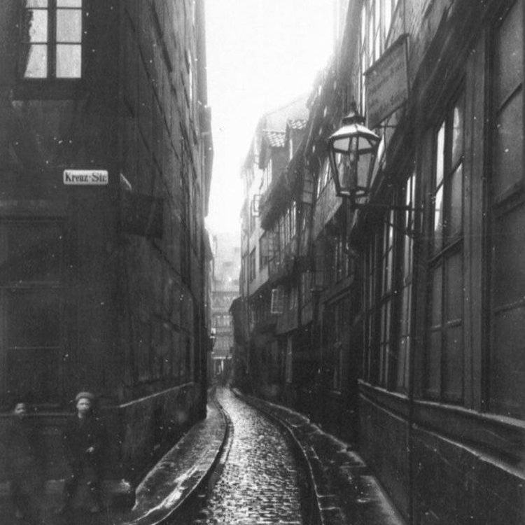 Hannover: Blick von der Kreuzstraße in die Gasse Tiefental in Richtung Burgstraße, 1902. Historisches Museum Hannover