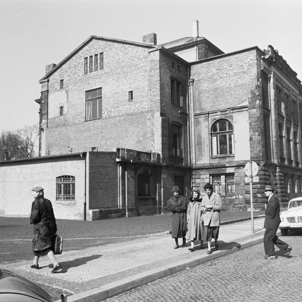 Hannover: Kestner-Museum am Trammplatz mit Kriegszerstörungen, 1953. Foto von Wilhelm Hauschild. HAZ-Hauschild-Archiv im Historischen Museum Hannover