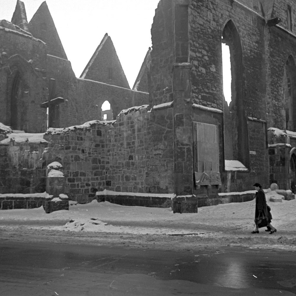 Hannover: Ruine der Aegidenkirche, Februar 1955. Foto von Wilhelm Hauschild. HAZ-Hauschild-Archiv im Historischen Museum Hannover