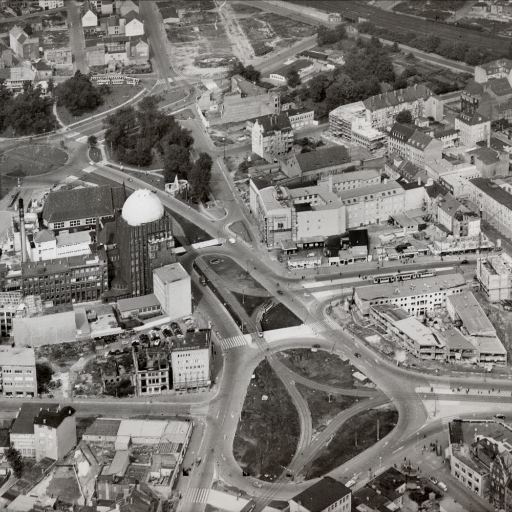 Hannover: Wiederaufbau, Umgebung des neuen Steintorplatzes, Luftbild 1953/54. Bildarchiv Historisches Museum Hannover