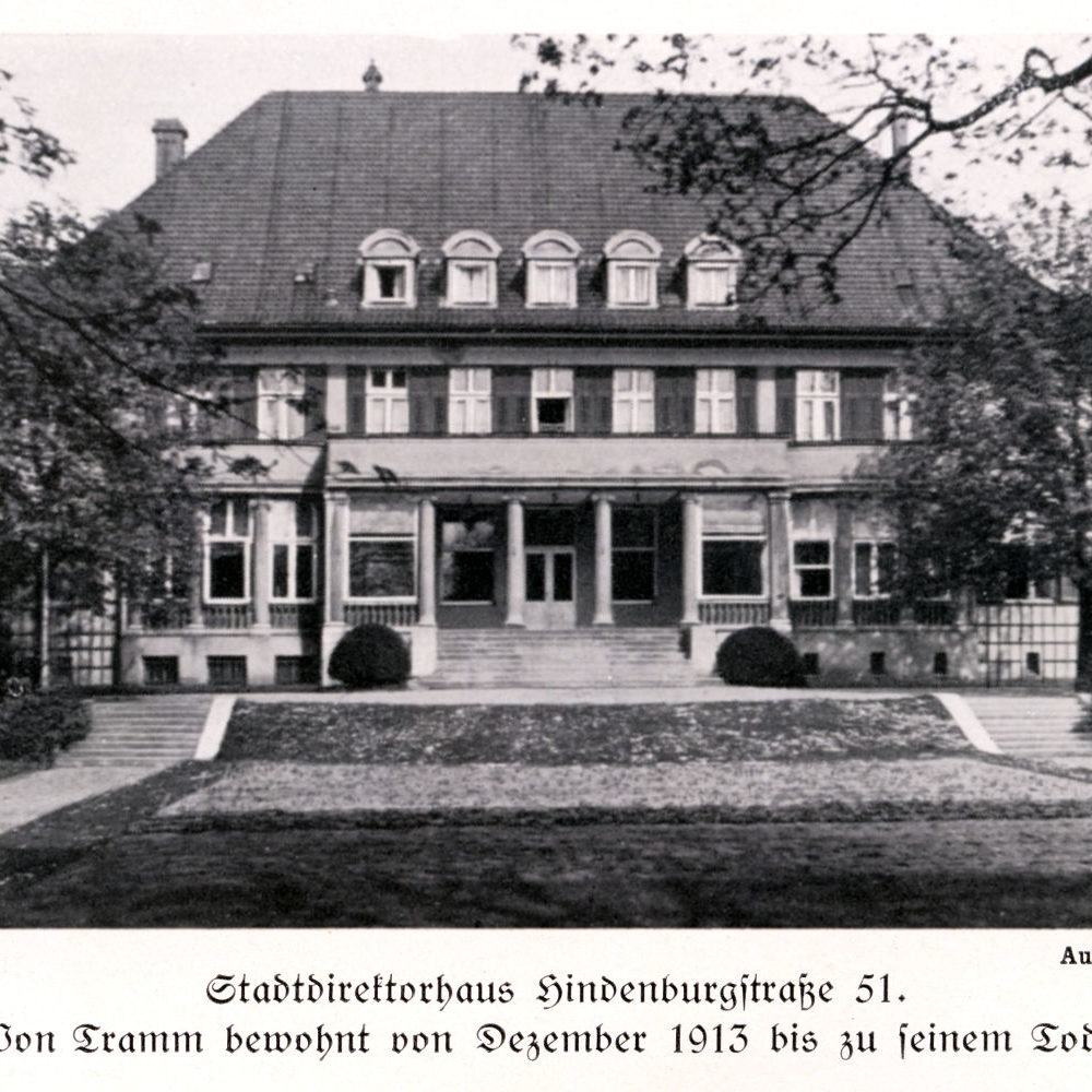 Hannover: Vornehme Adresse Zooviertel, Zeppelinstraße 8, um 1930. Erbaut für Stadtdirektor Heinrich Tramm, er wohnte dort von 1913–1932. Von 1941–1945 Dienstwohnung des NSDAP-Gauleiters Hartmann Lauterbacher. Bildarchiv Historisches Museum Hannover