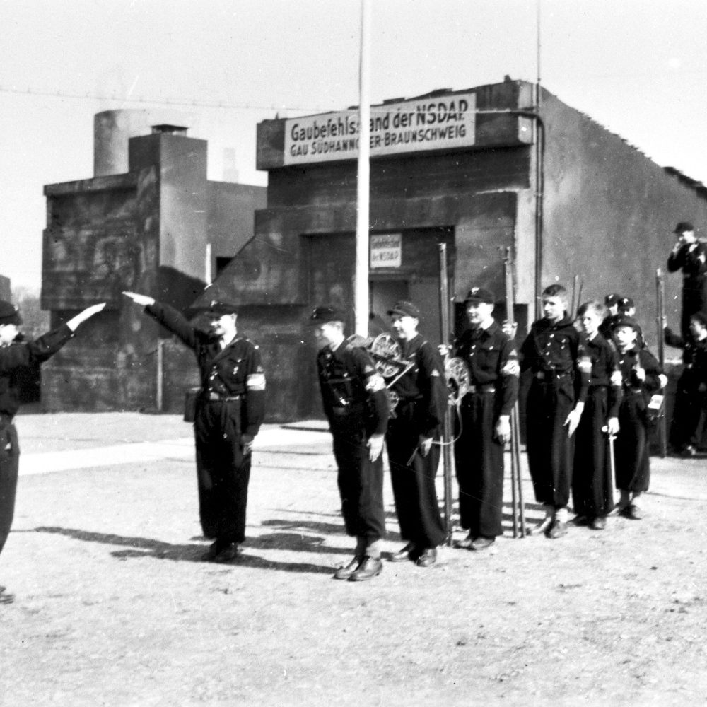 Hannover: Gaubefehlsstand der NSDAP (Standort etwa heutiges Arthur-Menge-Ufer, Nordwestabhang der Stadiontribünen), ohne Jahr. Bildarchiv Historisches Museum Hannover