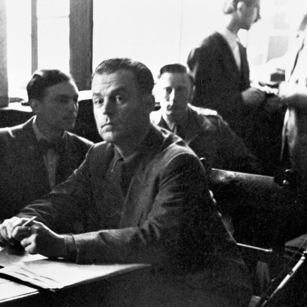Hannover: Der ehemalige Gauleiter Hartmann Lauterbacher vor dem Oberen Britischen Militärgericht, Juli 1946. Bildarchiv Historisches Museum Hannover