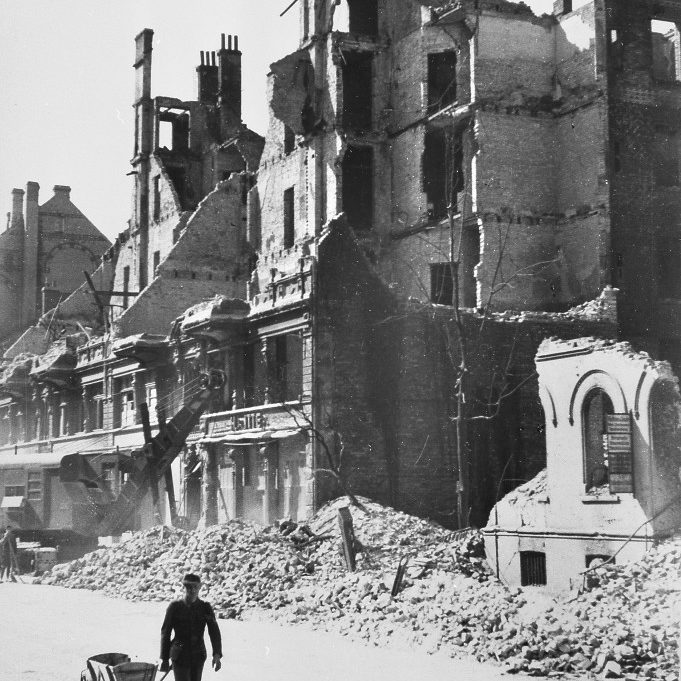 Hannover: Das Gebäude Herschelstraße 31 nach Kriegszerstörungen, um 1944. Bildarchiv Historisches Museum Hannover