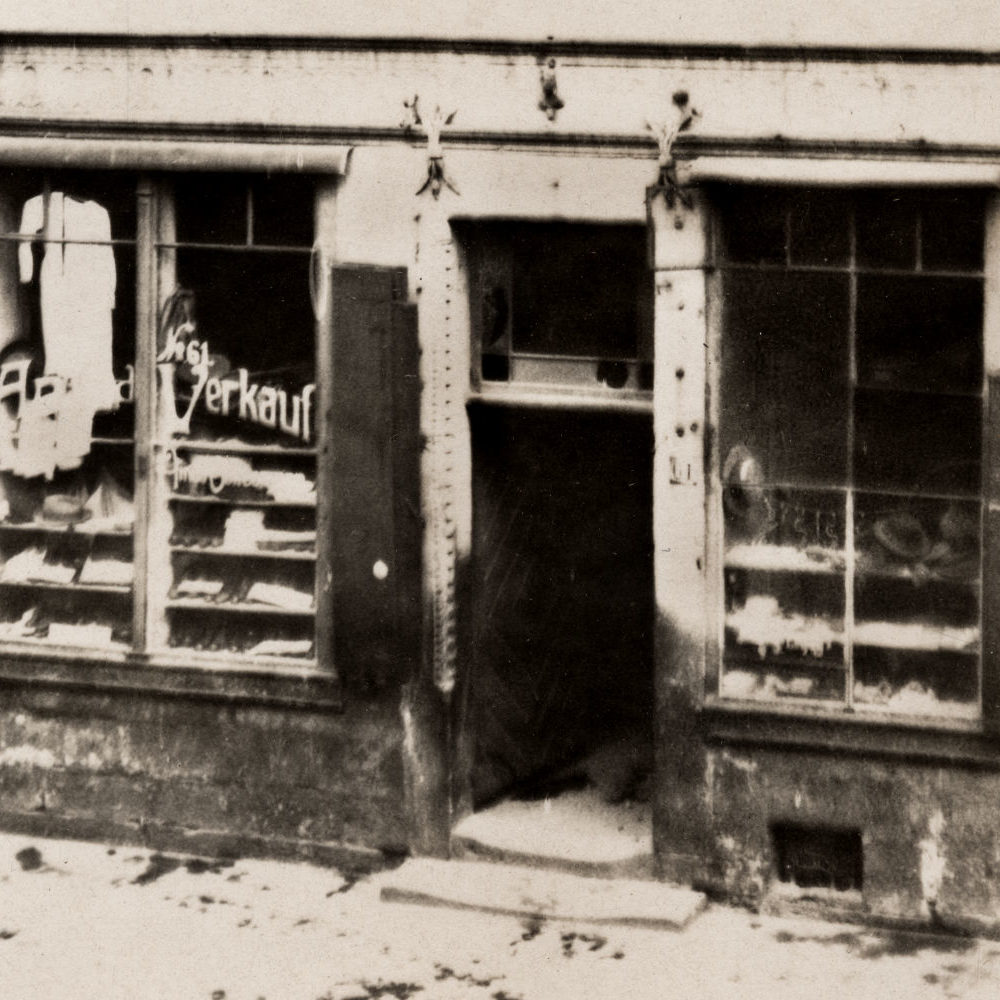Hannover: Ladengeschäft in der Knochenhauerstraße 61, September 1925. Bildarchiv Historisches Museum Hannover
