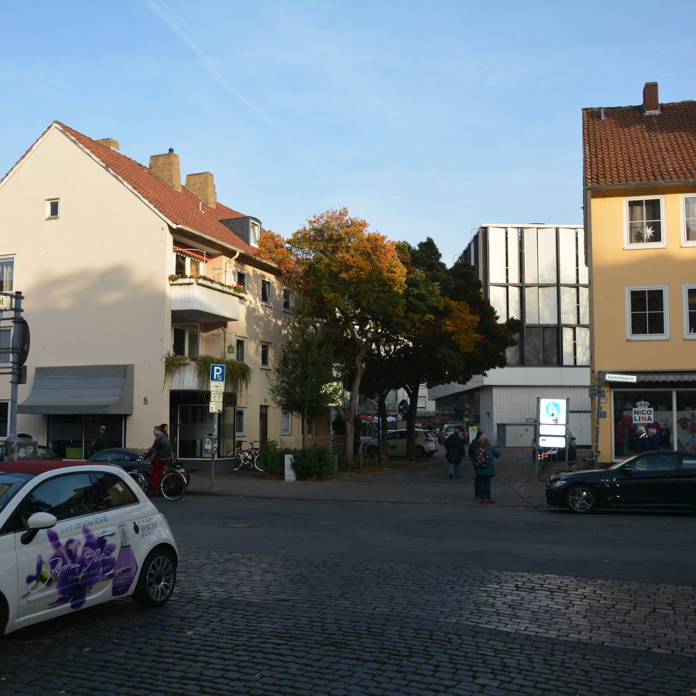 Hannover: Nachkriegsbebauung der Knochenhauerstraße, 2014. Das Haus Knochenhauerstraße 61 lag gegenüber der Einmündung der Sackgasse Goldener Winkel. Foto Michael Pechel