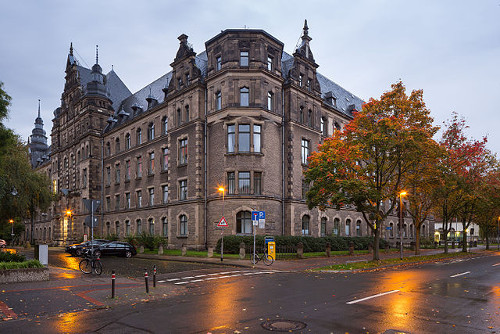 Hannover: Historisches Hauptgebäude der Polizeidirektion, 1903 als Königlich Preußisches Polizeipräsidium errichtet. Foto von Christian A. Schröder (ChristianSchd), 2015. Wikimedia Commons