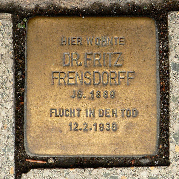 Hannover: Stolperstein für Fritz Frensdorff, verlegt am 3. März 2009 vor der Langen Laube 18. Foto von Axel Hindemith. Wikimedia Commons