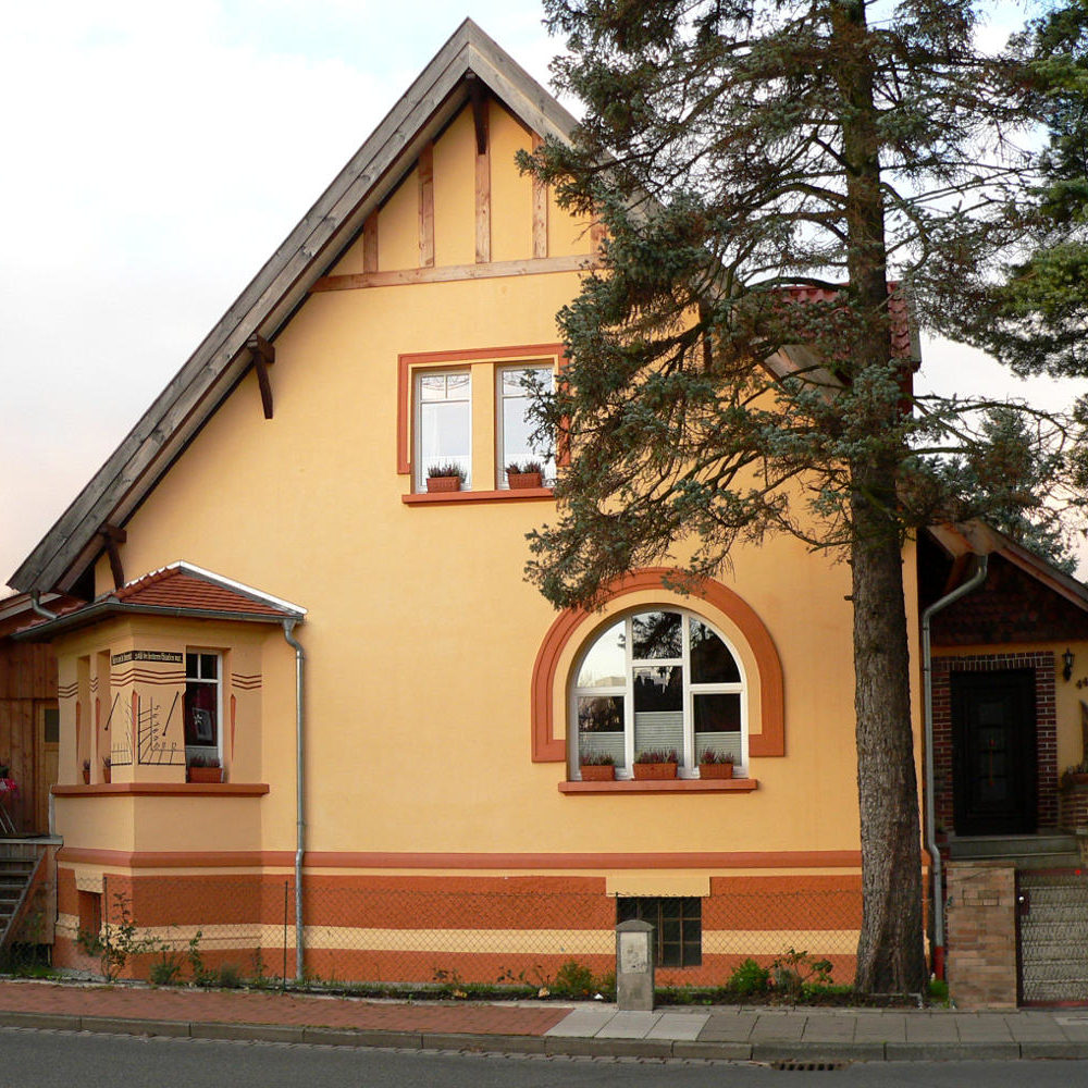 Hannover: Früheres Wohnhaus von Ada und Theodor Lessing in Hannover-Anderten, 2015. Foto von Axel Hindemith. Wikimedia Commons