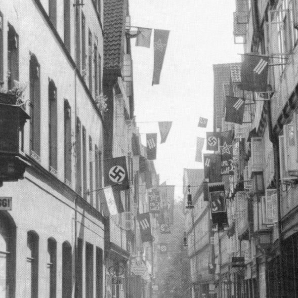 Hannover: Die Dammstraße (heute: Bohlendamm) in Richtung Altstädter Markt im Reichstagswahlkampf vom 5. März 1933. Aus dem fotografischen Nachlass des SA-Sanitäts-Sturmführers Dr.med. Ulrich G. Sammlung Werner Heine
