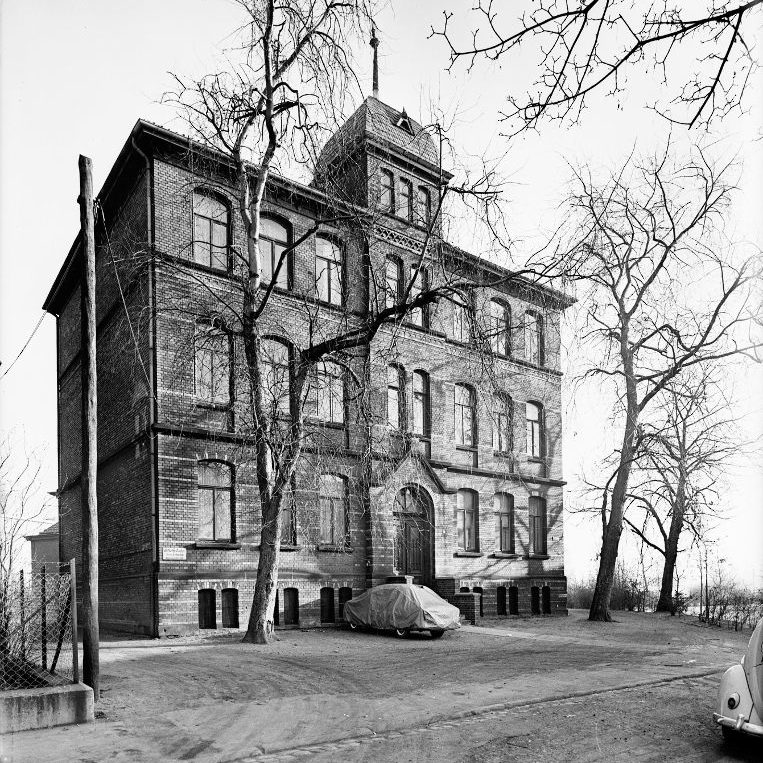Hannover, Ohestraße 8: Ehemalige Bildungsanstalt für jüdische Lehrer und Verwaltungsgebäude der Synagogengemeinde, ohne Jahr (1950er Jahre). Sammlung Hermann Friedrich. Bildarchiv Historisches Museum Hannover