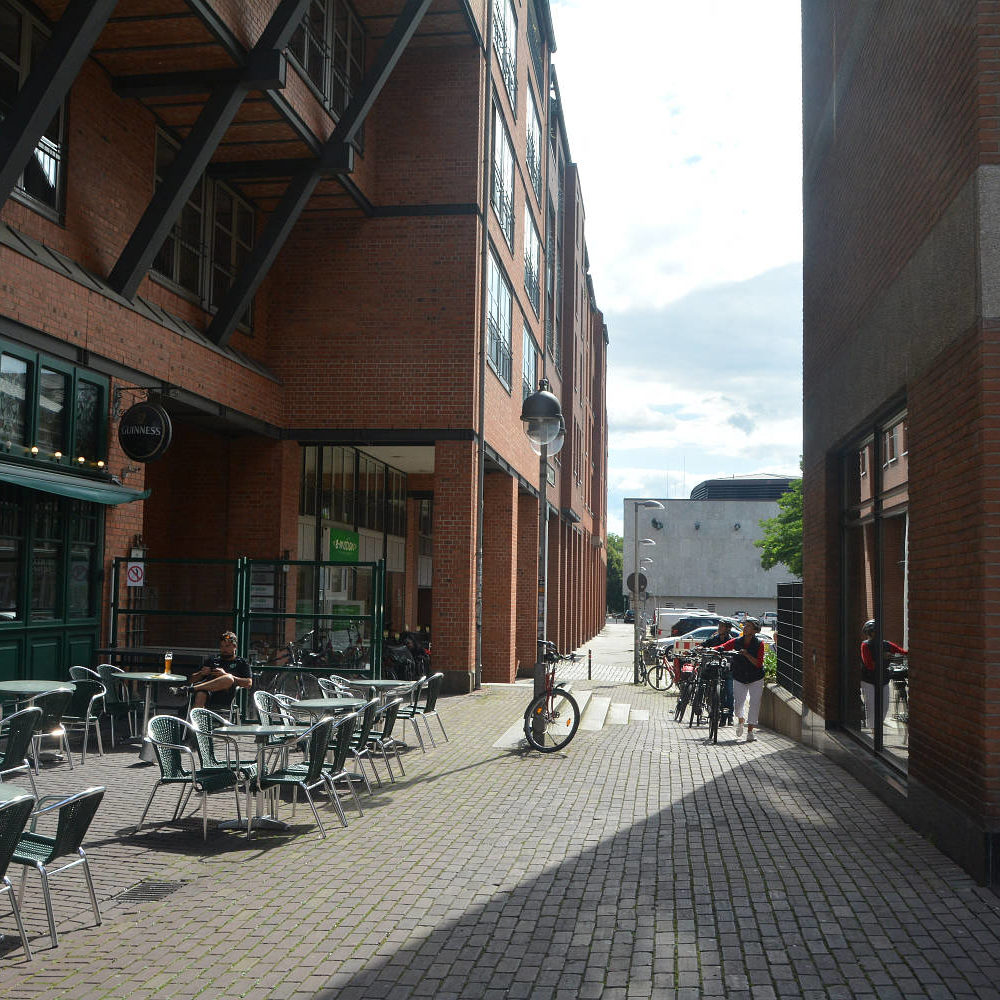 Hannover: Bohlendamm zwischen Altstädtischem Marktplatz und Niedersächsischem Landtag, 2020. Foto Michael Pechel