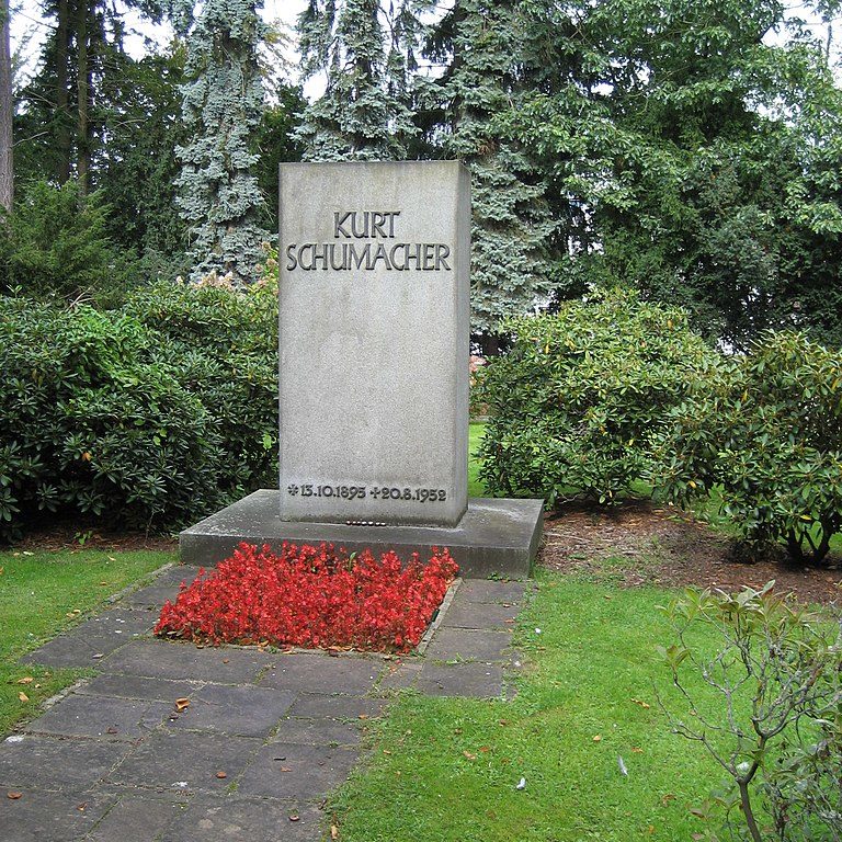 Hanover: Kurt Schumacher's grave in Ricklingen municipal cemetery, 2011. Photo by Panoramio. Wikimedia Commons