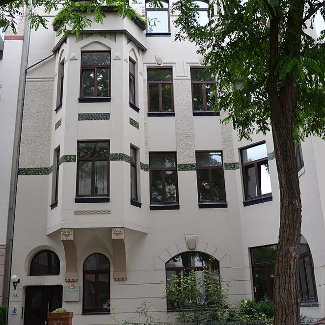 Hanover: On 19 April 1945, the “Office of Dr. Schumacher” was founded under Kurt Schumacher at Jacobsstrasse 10 in Hanover's Linden-Mitte district, initially illegally, as an "organisational starting point" for the reconstruction of the SPD. Photo: Bernd Schwabe in Hanover, 2014. Wikimedia Commons