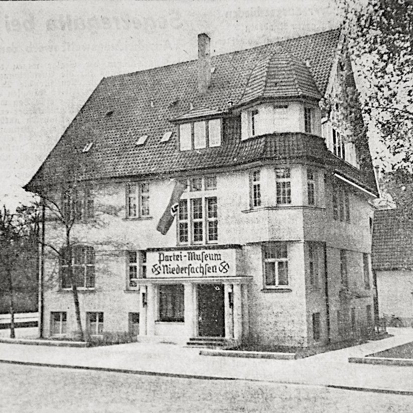 Hannover: Ehemalige Villa Sternheim im Stadtteil List als NSDAP Partei-Museum Niedersachsen. Fotograf Wilhelm Hauschild, aus: Hannoverscher Kurier, 23. April 1939